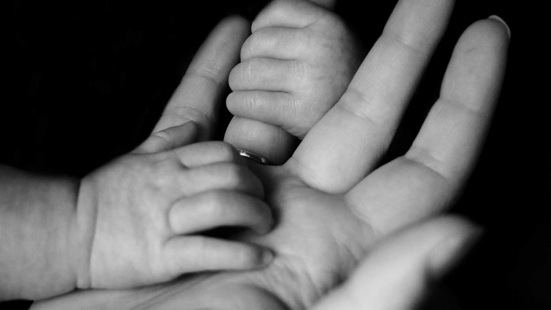 Opieka naprzemienna – kiedy sąd ją orzeka i jak ustalić ją w porozumieniu rodzicielskim?